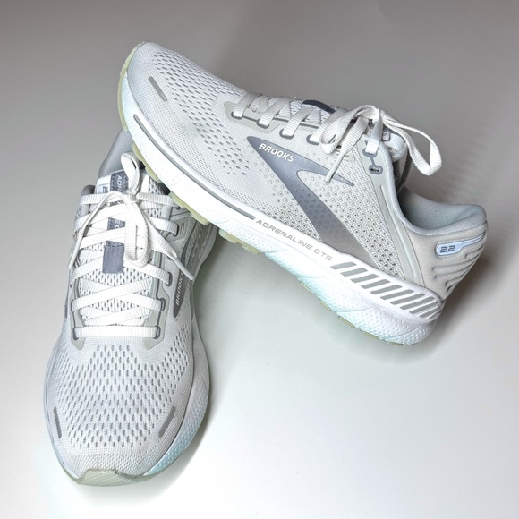 Brooks Women’s Adrenaline GTS 22 Oyster/Primer Gray/White Running Shoes Size-8M - Picture 1 of 9